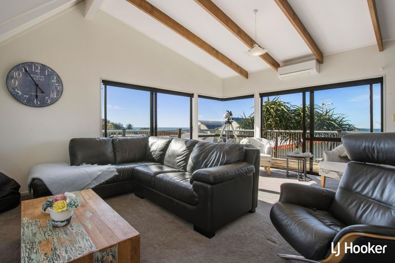 Photo of property in 28 Ocean View Road, Waihi Beach, 3611