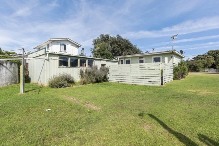 Photo of property in 32 Rua Avenue, Waitarere Beach, Levin, 5510