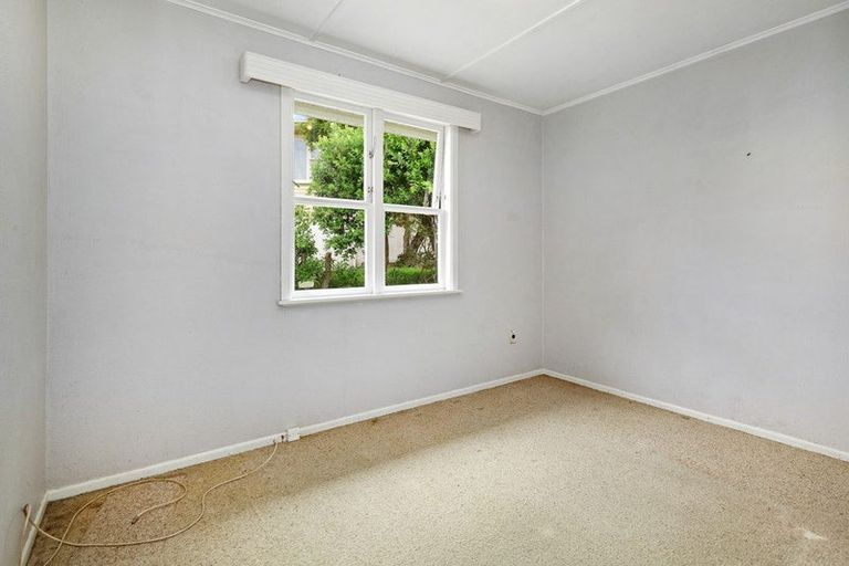 Photo of property in 57 Franklyn Road, Tawa, Wellington, 5028