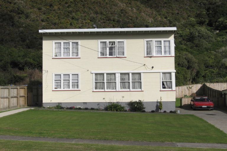 Photo of property in 12 Hay Street, Naenae, Lower Hutt, 5011