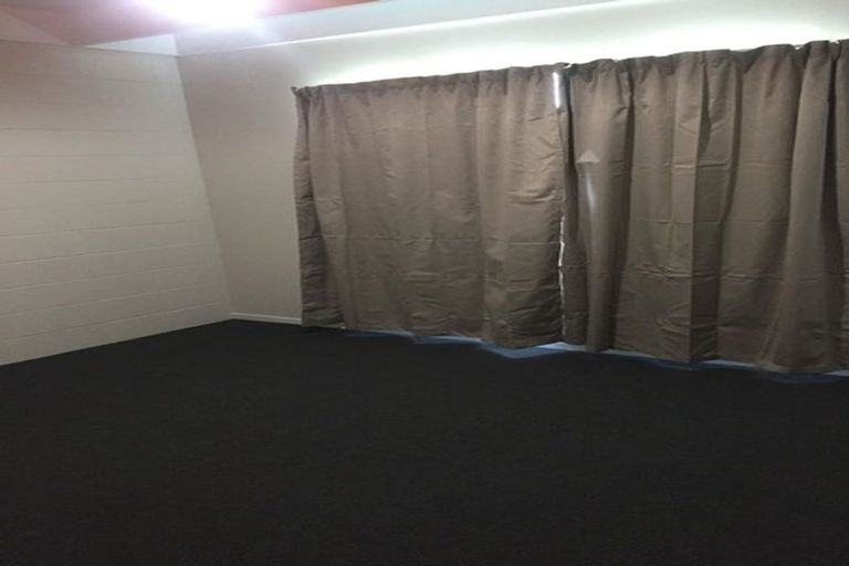 Photo of property in 22 Tironui Station Road East, Papakura, 2112