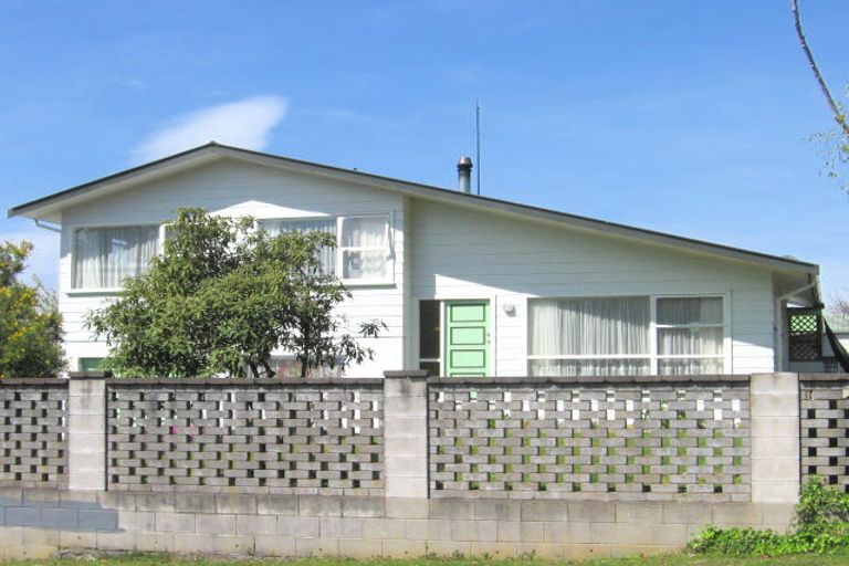 Photo of property in 6 Roger Street, Pukehangi, Rotorua, 3015
