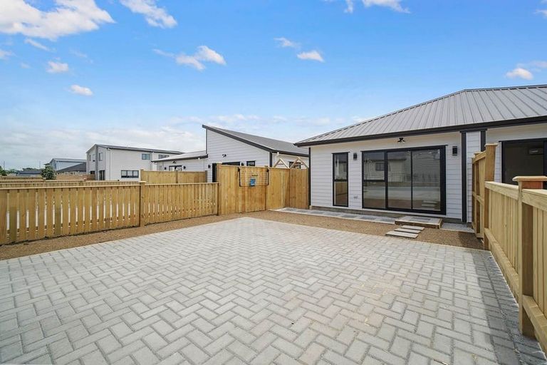 Photo of property in 14 Auranga Drive, Karaka, Papakura, 2113