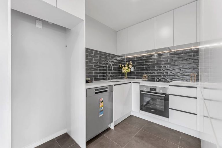 Photo of property in 19 Paihere Street, Huapai, Kumeu, 0810