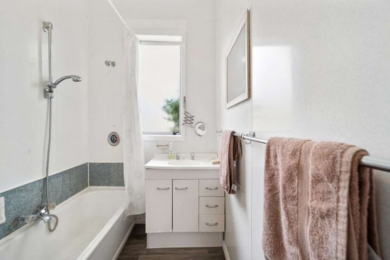 Photo of property in 23 Main Road, Owaka, 9535