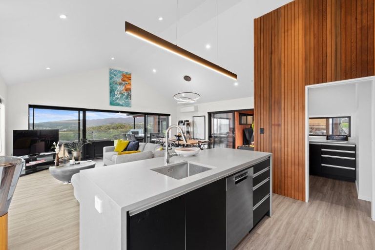 Photo of property in 4 Aquarius Lane, Langs Beach, 0582