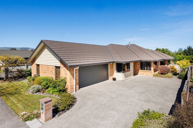 Photo of property in 23 Johnstone Drive, Fitzherbert, Palmerston North, 4410