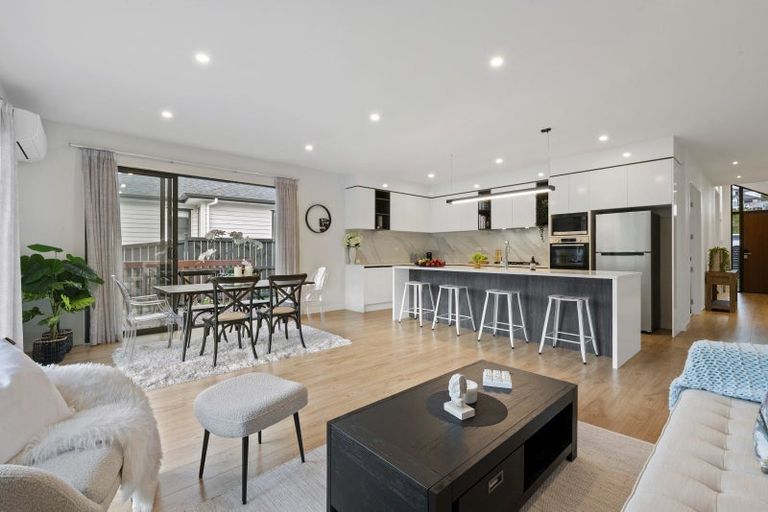 Photo of property in 24 Kahu Close, Orewa, 0931