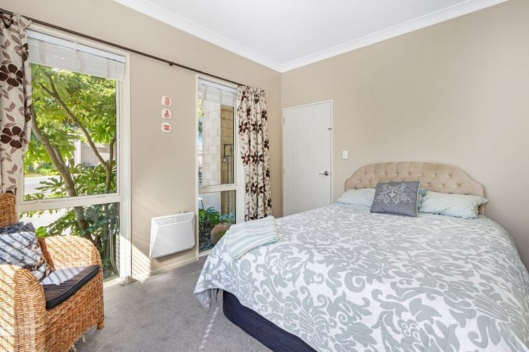 Photo of property in 137 Centaurus Road, Saint Martins, Christchurch, 8022
