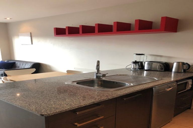 Photo of property in Shoal Haven Apartments, 112a/130 Anzac Street, Takapuna, Auckland, 0622