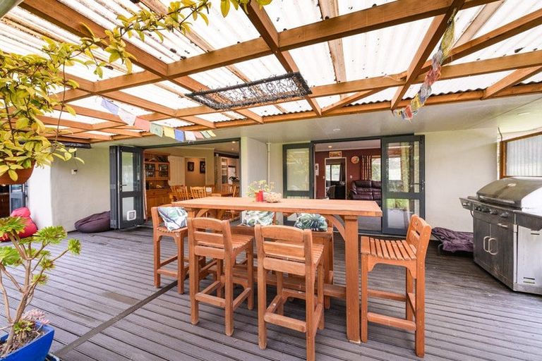 Photo of property in 54 Roberts Line, Kelvin Grove, Palmerston North, 4414