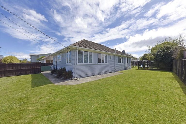 Photo of property in 12 Glenfield Crescent, Mairehau, Christchurch, 8052