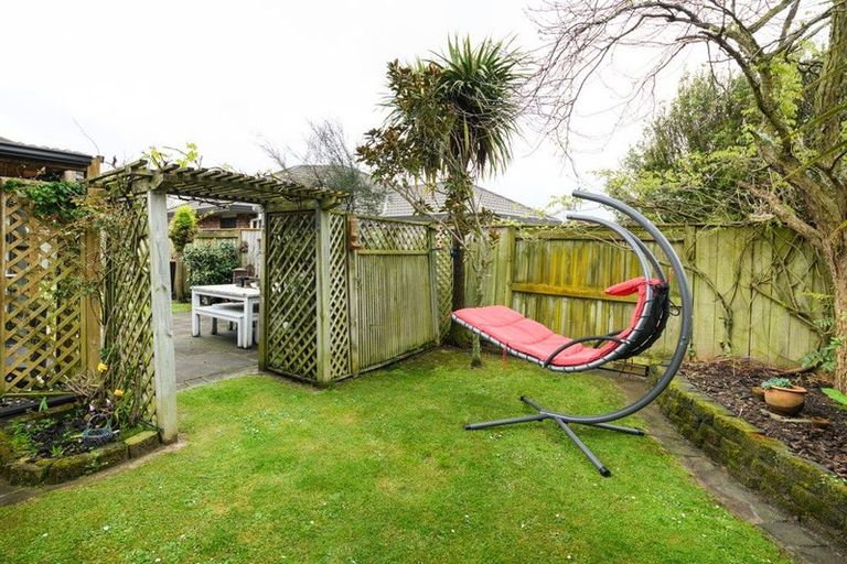 Photo of property in 54 Roberts Line, Kelvin Grove, Palmerston North, 4414