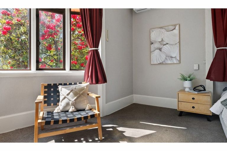 Photo of property in 90 Opawa Road, Opawa, Christchurch, 8023