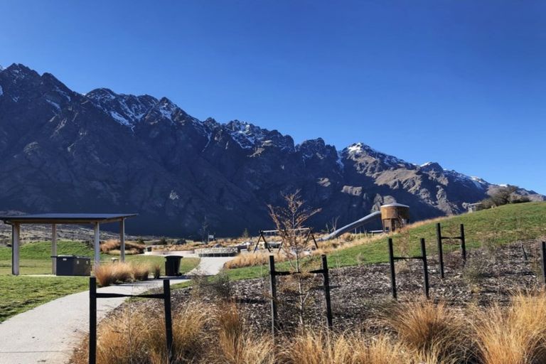 Photo of property in 15 Bannister Street, Jacks Point, Queenstown, 9371