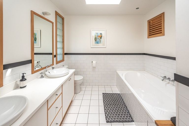 Photo of property in 2 Eaton Crescent, Otamatea, Whanganui, 4500