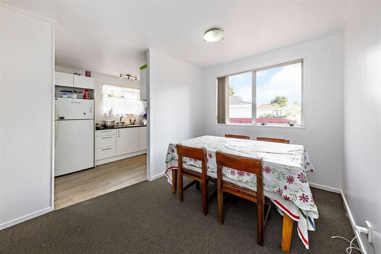 Photo of property in 2/35 Taitimu Drive, Weymouth, Auckland, 2103