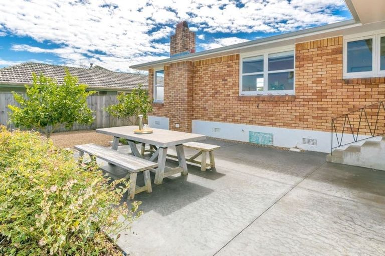 Photo of property in 53 Newcastle Road, Dinsdale, Hamilton, 3204