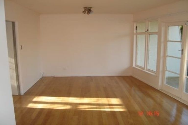 Photo of property in 1/104 Exmouth Road, Northcote, Auckland, 0627