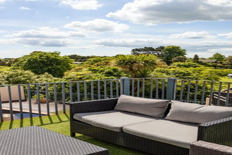 Photo of property in 10 Grassy Downs Place, St Andrews, Hamilton, 3200