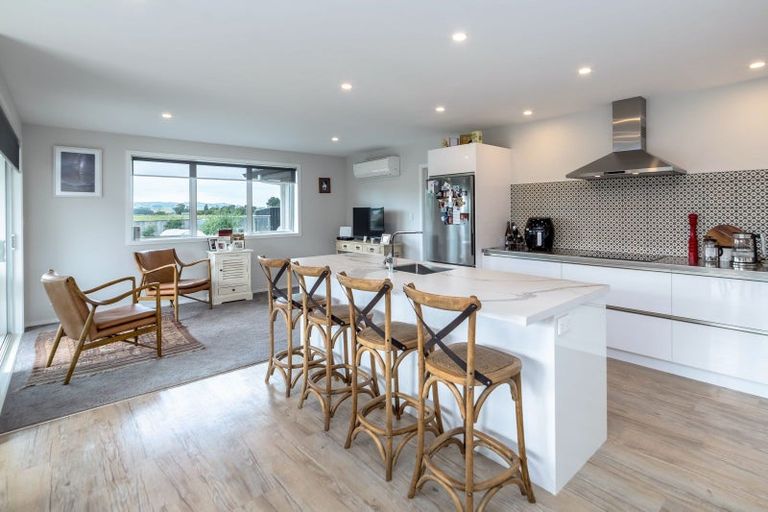 Photo of property in 28 Feist Street, Carterton, 5713