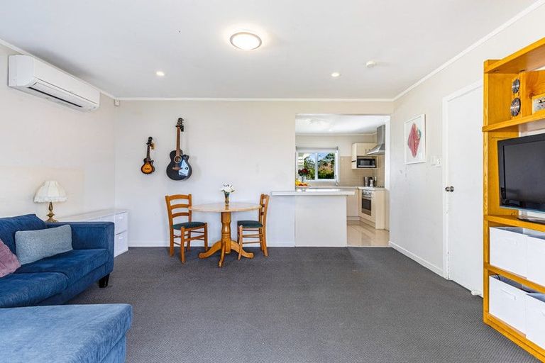 Photo of property in 24 Northall Road, New Lynn, Auckland, 0600