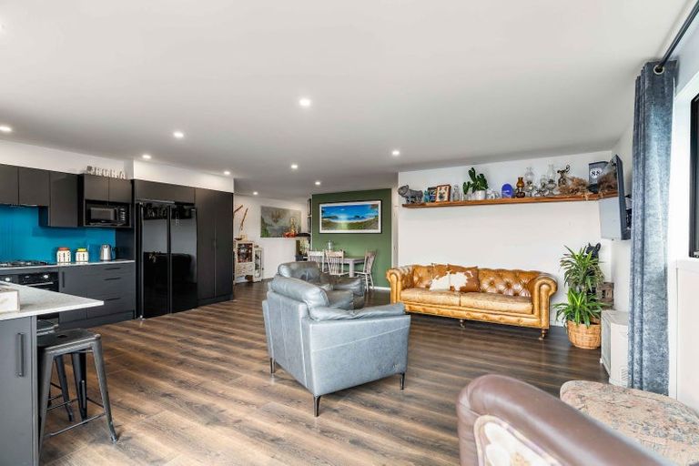 Photo of property in 5 Manatu Close, Whangamata, 3691