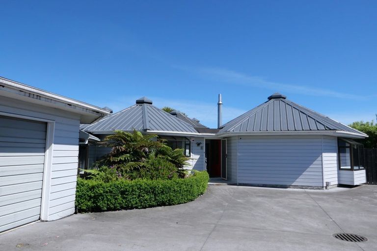 Photo of property in 3 Nugget Grove, Raumati Beach, Paraparaumu, 5032