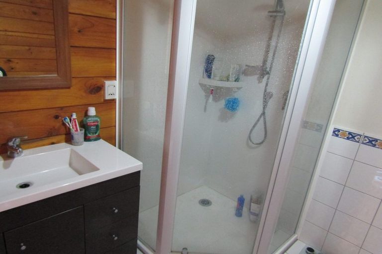 Photo of property in 22 Marina View Drive, West Harbour, Auckland, 0618