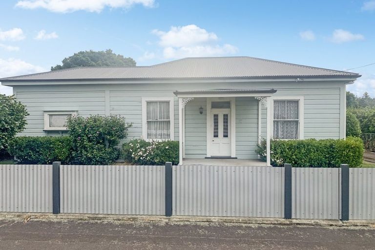 Photo of property in 17 York Street, Dannevirke, 4930