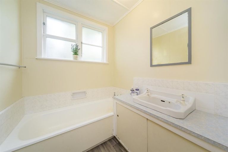 Photo of property in 5 Humphrey Street, Marton, 4710