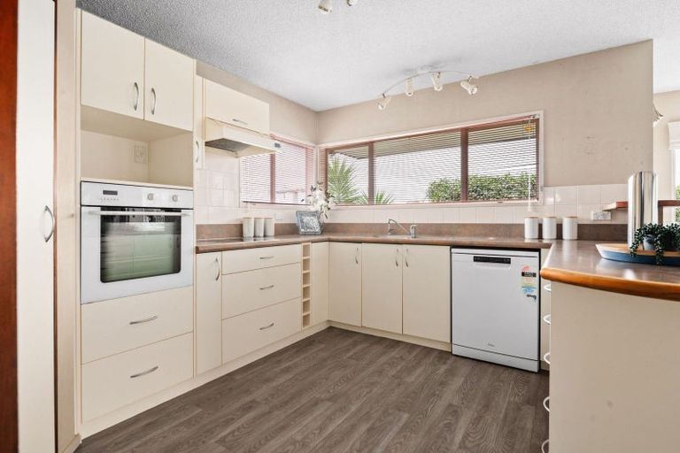 Photo of property in 9 Chestnut Place, Pukete, Hamilton, 3200