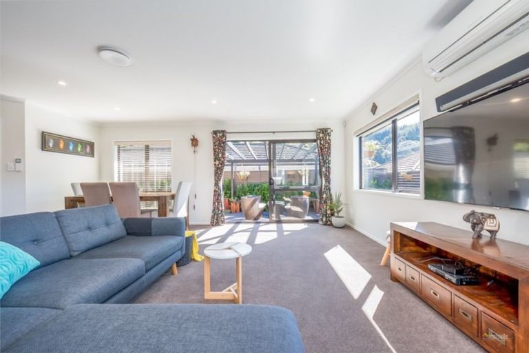 Photo of property in 79 Riverstone Drive, Riverstone Terraces, Upper Hutt, 5018