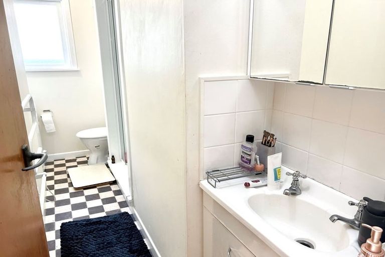 Photo of property in 1/51 Austin Street, Mount Victoria, Wellington, 6011