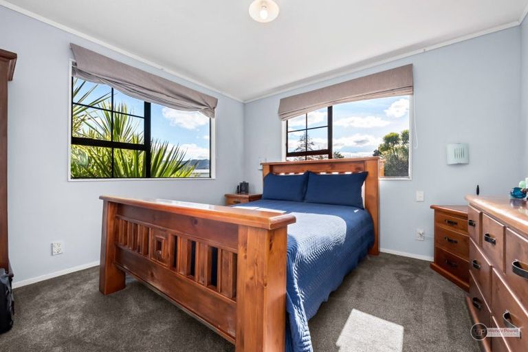 Photo of property in 112 Norana Road, Timberlea, Upper Hutt, 5018