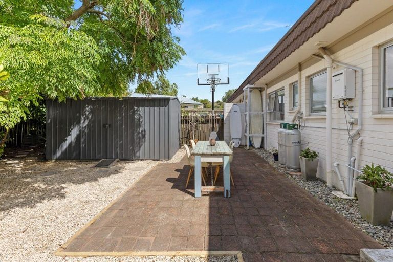 Photo of property in 47 Red Beach Road, Red Beach, 0932