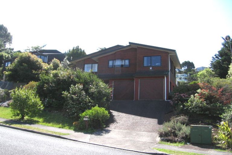 Photo of property in 17 Penguin Drive, Murrays Bay, Auckland, 0630