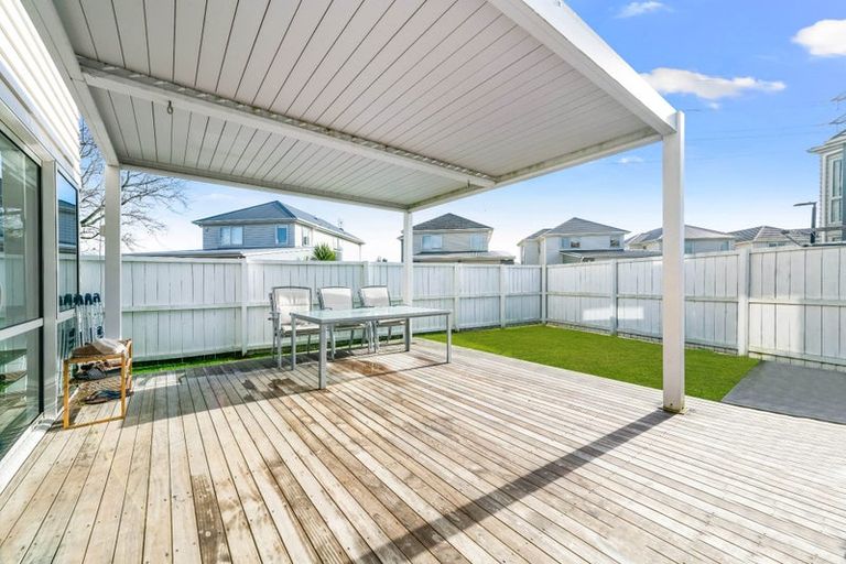 Photo of property in 10 Kauri Heart Avenue, Takanini, 2112