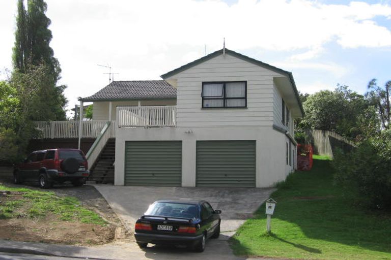 Photo of property in 73 Harmel Road, Glendene, Auckland, 0602
