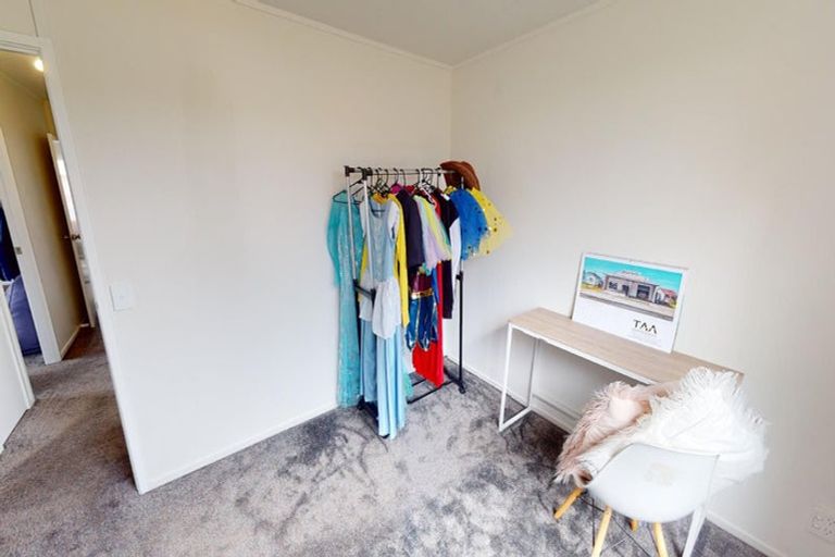 Photo of property in 24 Fergusson Street, Marton, 4710