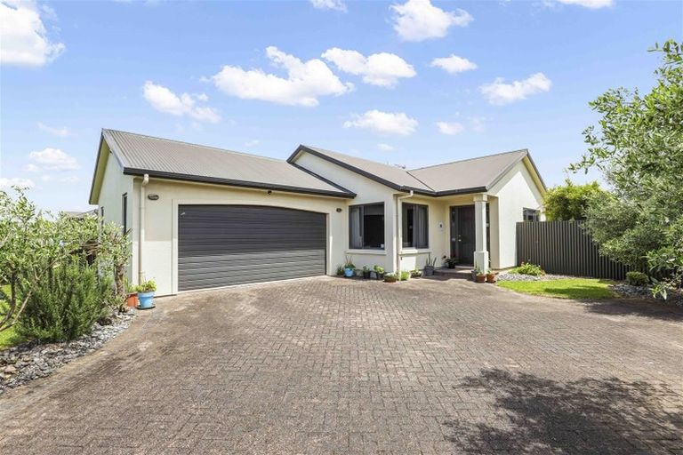 Photo of property in 17 Aldona Place, Fairview Downs, Hamilton, 3214