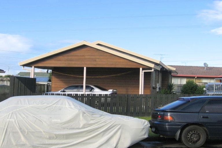 Photo of property in 1 Kenwick Place, Burswood, Auckland, 2013