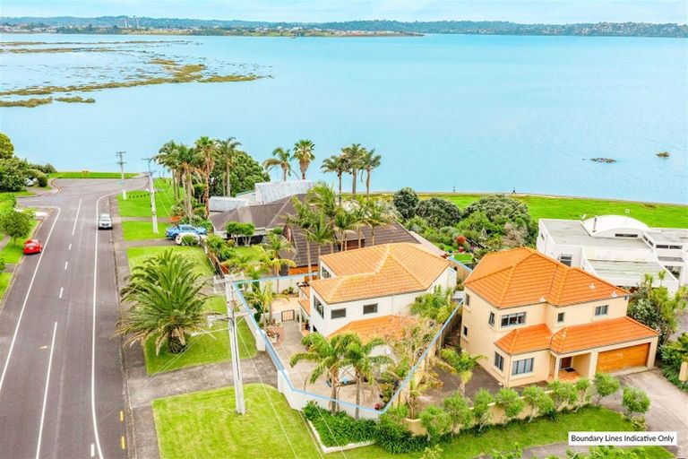 Photo of property in 122 Beach Road, Te Atatu Peninsula, Auckland, 0610