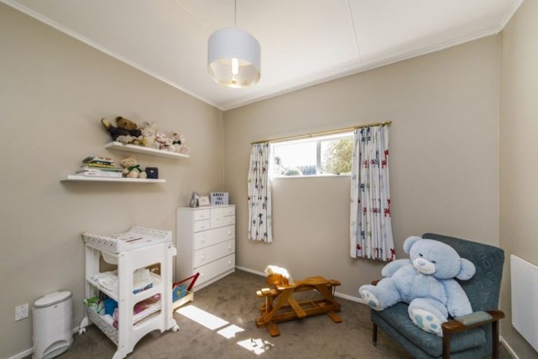 Photo of property in 16 King Street, Halcombe, Feilding, 4779