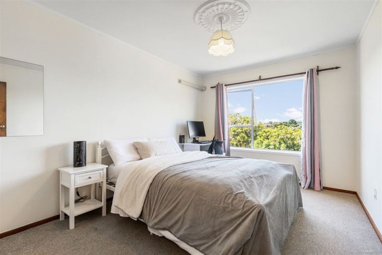 Photo of property in 7 Noeleen Street, Glenfield, Auckland, 0629