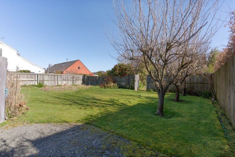Photo of property in 13 Otara Street, Ilam, Christchurch, 8053