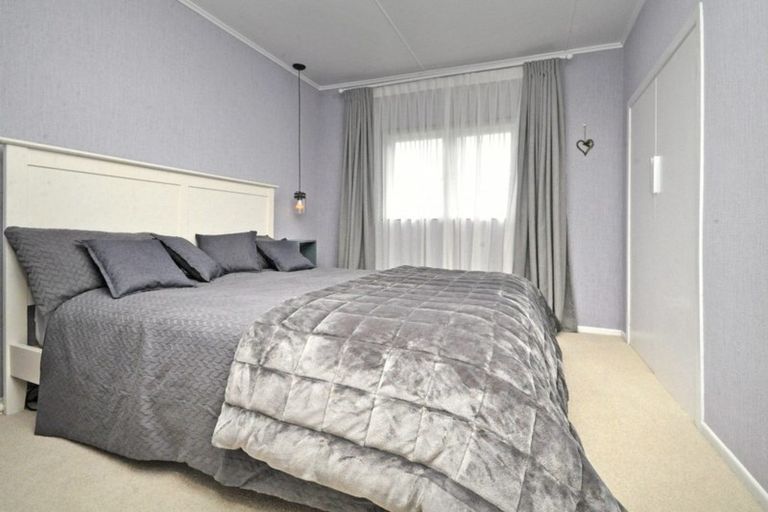 Photo of property in 3 Karaka Street, Helensville, 0800