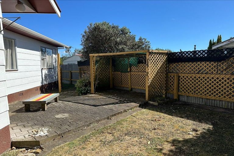 Photo of property in 14 Strathmore Avenue, Levin, 5510