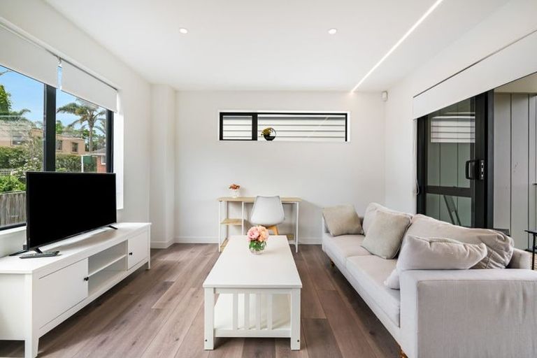 Photo of property in 3/49 Northboro Road, Belmont, Auckland, 0622