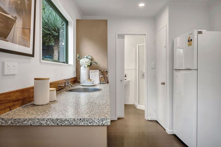 Photo of property in 1/48 Woodside Road, Massey, Auckland, 0614